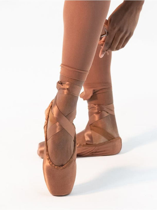 S60 color pointe shoe